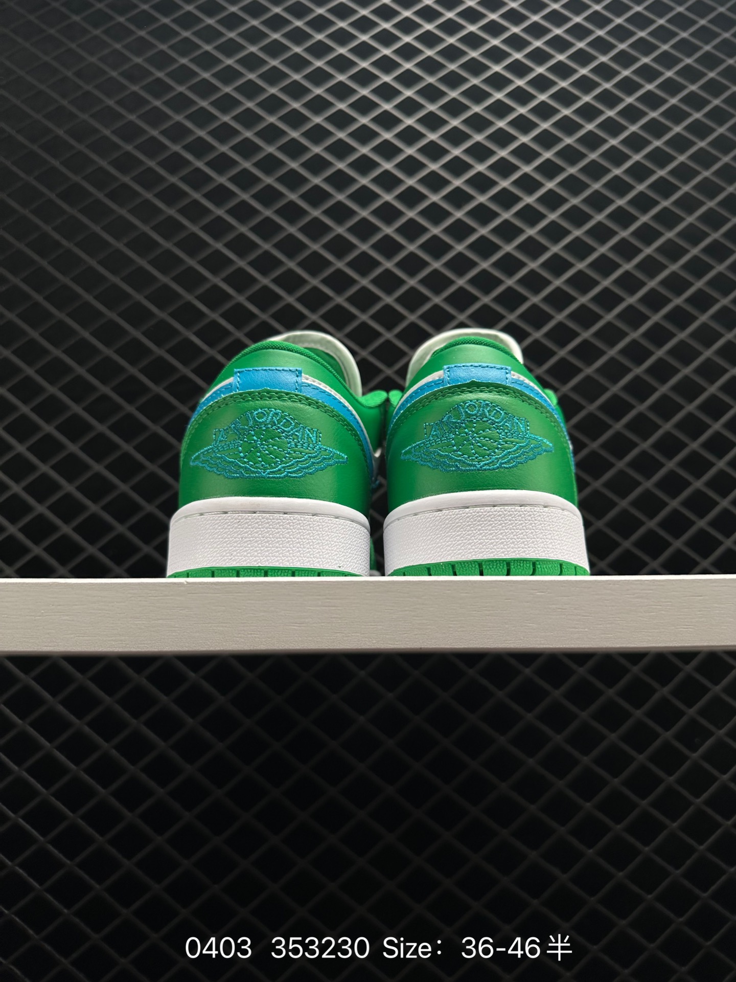 NIKE AIR JORDAN 1 LOW